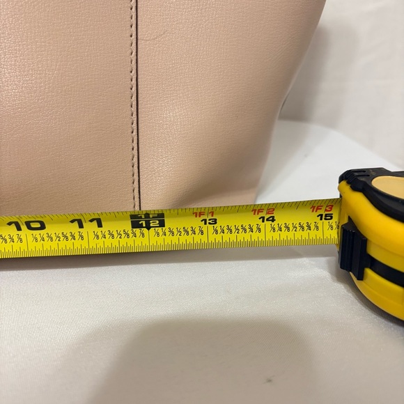 Kate Spade Adel large tote bag in refined grain leather in beige. - Picture 5 of 11